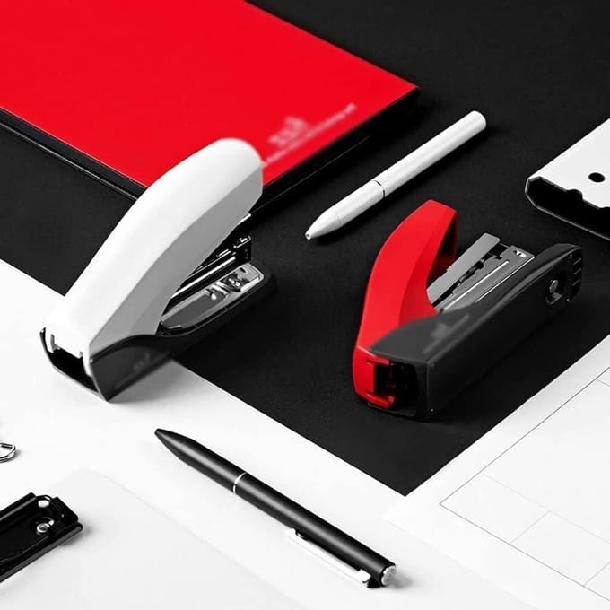 Bureau Nietmachine - Kantoor Nietapparaat - Papier Werk - Arbeidsbesparend Ontwerp - Compact Formaat - Zwart