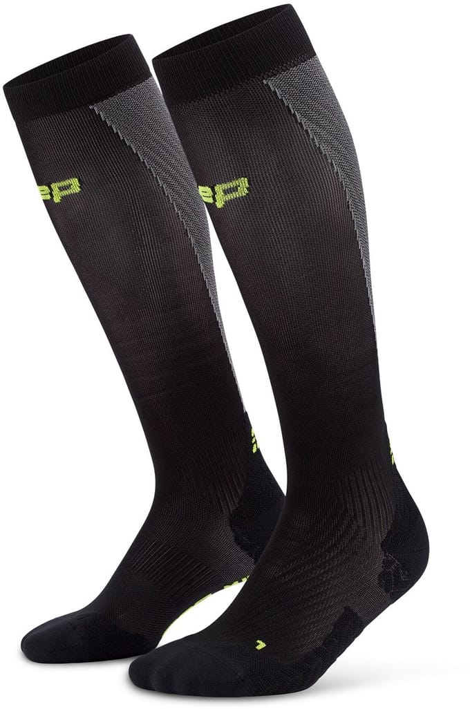 CEP Core Run Ultralight Compressiekousen - Zwart/grijs