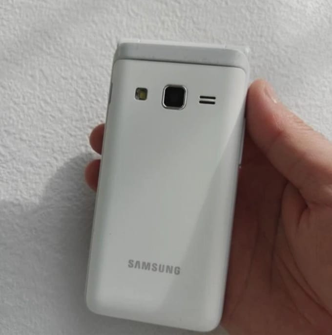 Smartphone à clapet Samsung Galaxy Folder 2 G160N Reconditionné Original 2 Go de RAM 32 Go de ROM Débloqué 1 SIM 32GB or