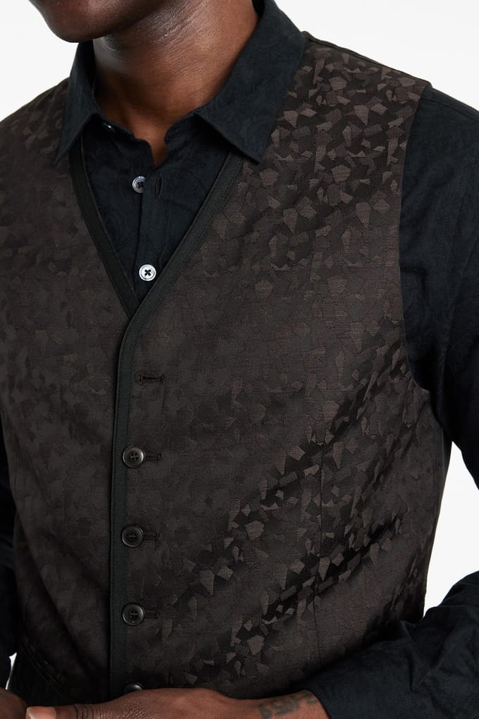 John Varvatos Button Front Closure Vestwith Satin Tape Ebony Maat: 46 | Gilets Outlet | Heren | Bruin