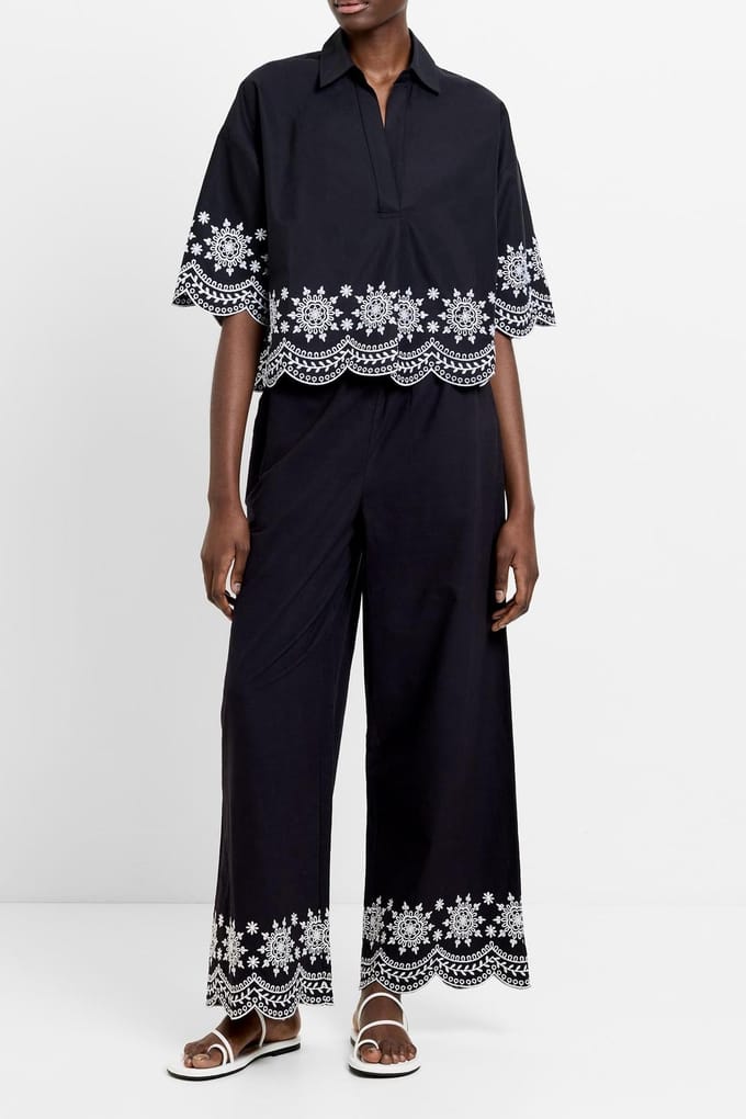 French Connection Emb Hem S/s Cotton Popover Black/white Maat: S | Blouses Outlet | Dames | Zwart