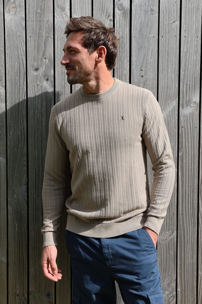 Kultivate Kn Vertical Seneca Rock Maat: M | Sweaters Outlet | Heren | Beige