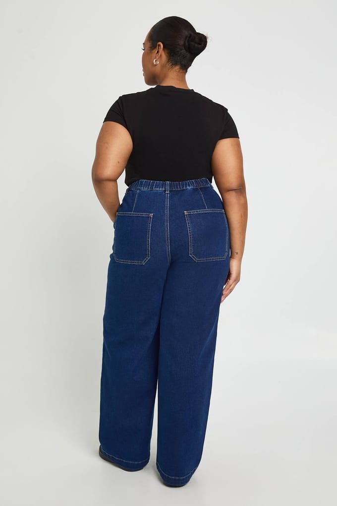 boohoo Dames Plus Elastische Achterkant Wijde Pijpen Jeans | Dark Indigo | Maat: 16