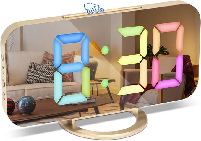 Digitale Wekker met Dimbaar LED Spiegeldisplay en Alarmfunctie
