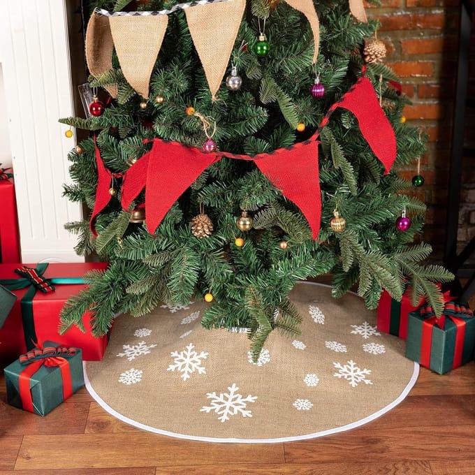 Dailygoods - Jute Kerstboomrok met Witte Sneeuwvlokken - 91 cm