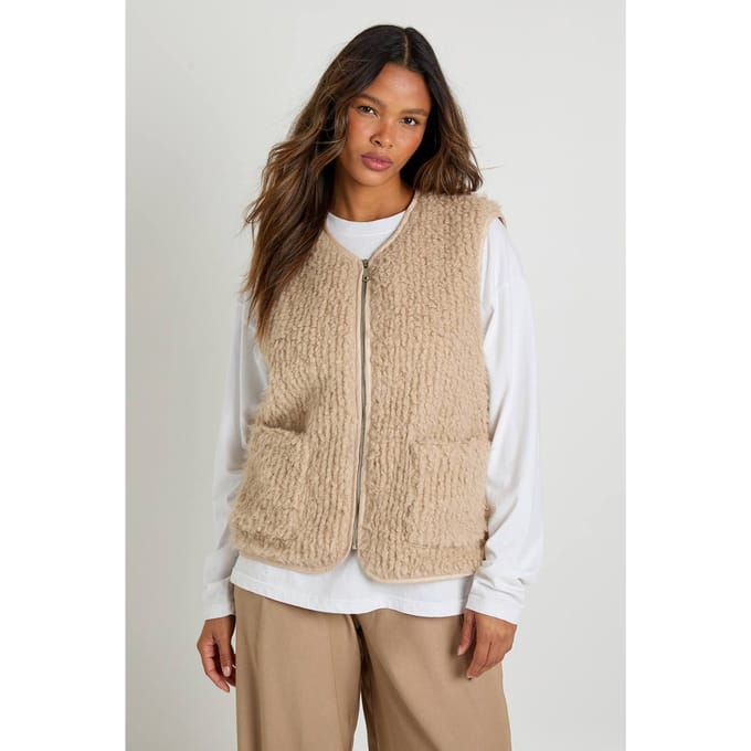 boohoo Dames Getextureerde namaakbont gilet | Beige | Maat: 8
