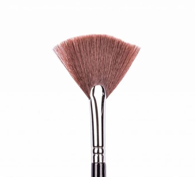 Creative Cosmetics | Waaierkwast Zwart | Vegan