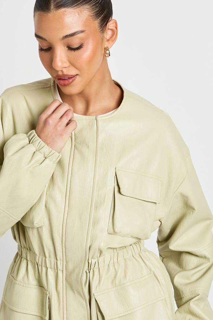 boohoo Dames Kunstleren Jas Met Getailleerde Taille En Utility Zakken | Sage | Maat: 12