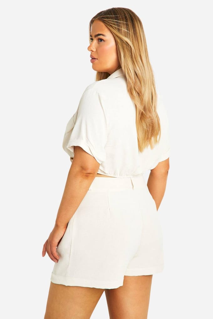 boohoo Dames Plus Twist Front Short Sleeve Shirt Co-ord | Ecru | Maat: 52