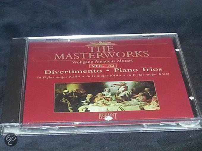 Mozart: Divertimento / Piano trios vol. 32