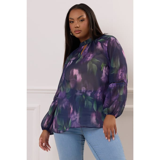 Yours London Blouse Met Bloemontwerp, Uitsnijding En Gehaakte Bies In Paars Size 50
