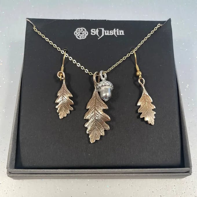 St. Justin, Sieraden set, Bronzen “Eikenblad met eikel” set(BSET979)
