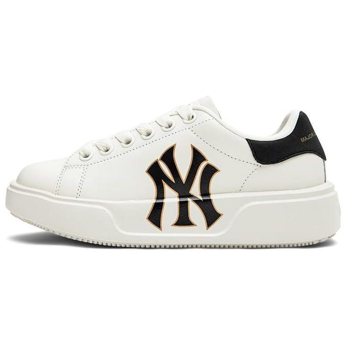 MLB Chunky Classic Lage Sneakers Unisex Sneakers Beige Zwart 3ASXCCB3N-50IVS 45 white