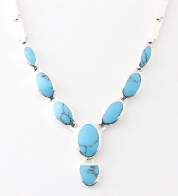 Hoogglans zilveren collier met blauwe turkoois
