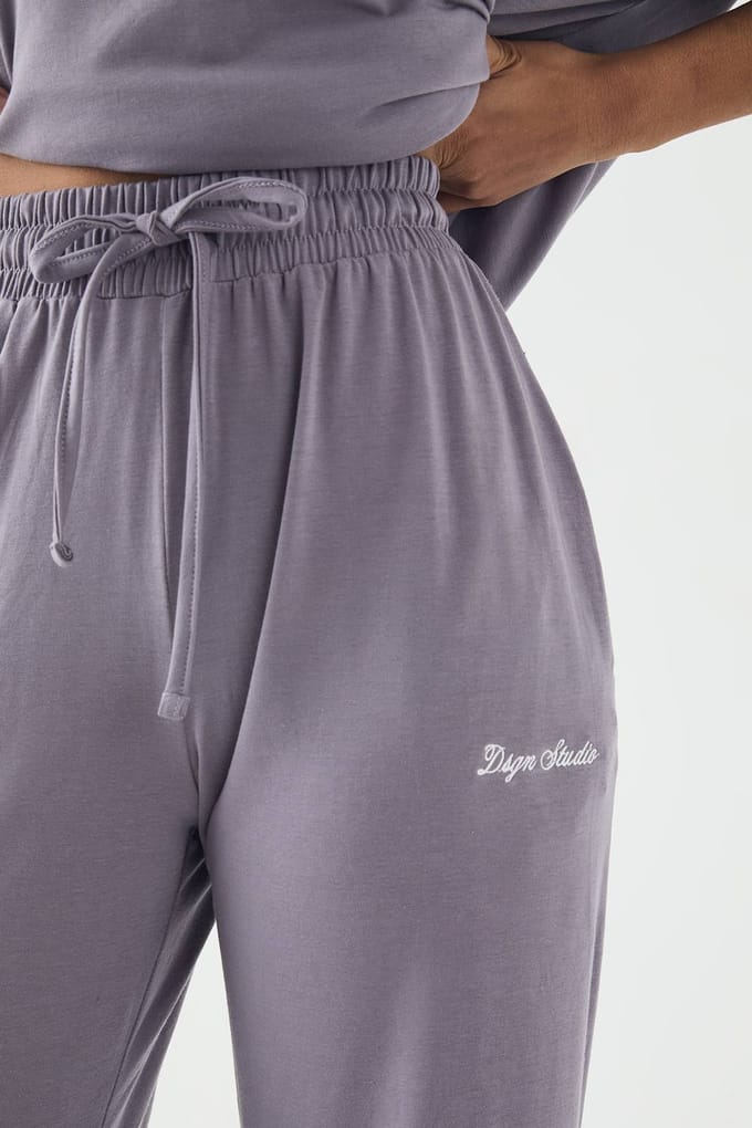 Dames DSGN Studio Lounge Superzachte Wijde Pijpen Broek | Mauve | Maat: 3XL