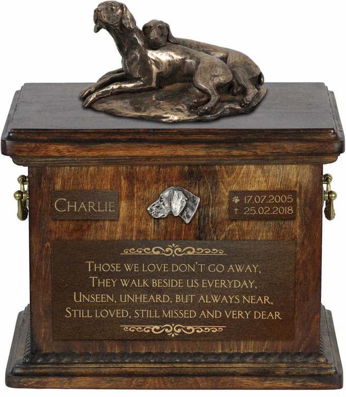Weimaraner urn met beeldje - gepersonaliseerde urn voor hondenas