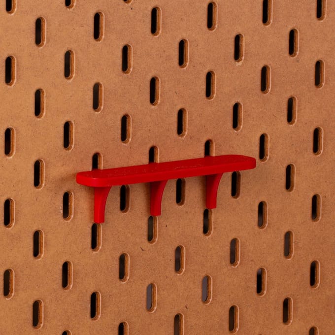 Standaard plankje vlak voor Ikea Skadis Pegboard 12x2,5 cm - Rood - Display