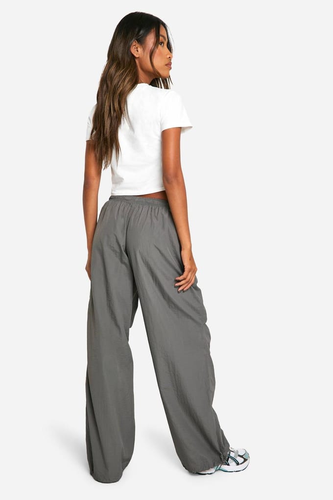 boohoo Dames Nylon Broek met Wijde Pijpen Cargo | Houtskool | Maat: 36