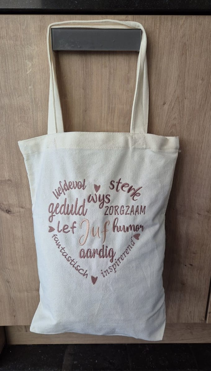ecru canvas shopper/tas juf met geborduurd hart/vakantie/juffendag