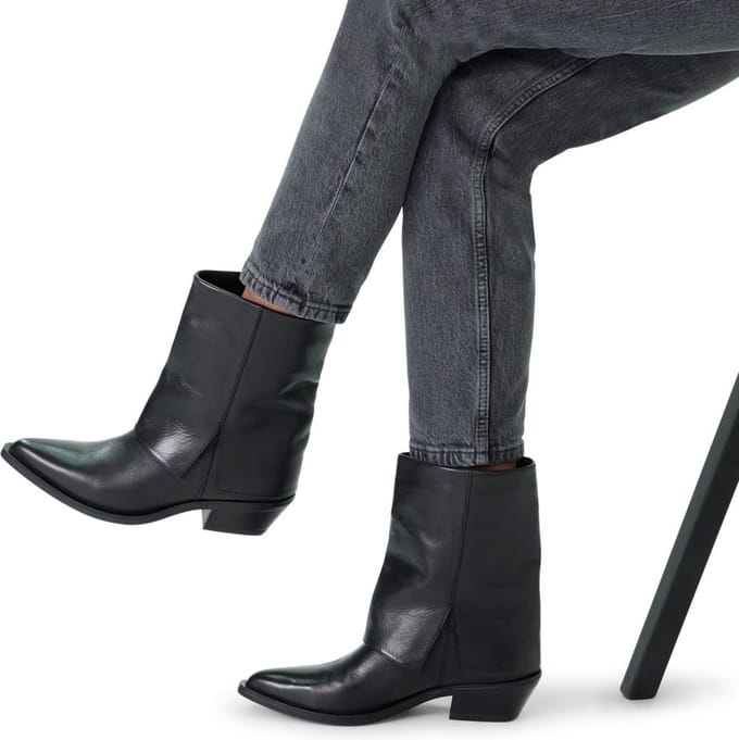 Manfield - Dames - Zwarte leren cowboy laarzen met flap - Maat 37