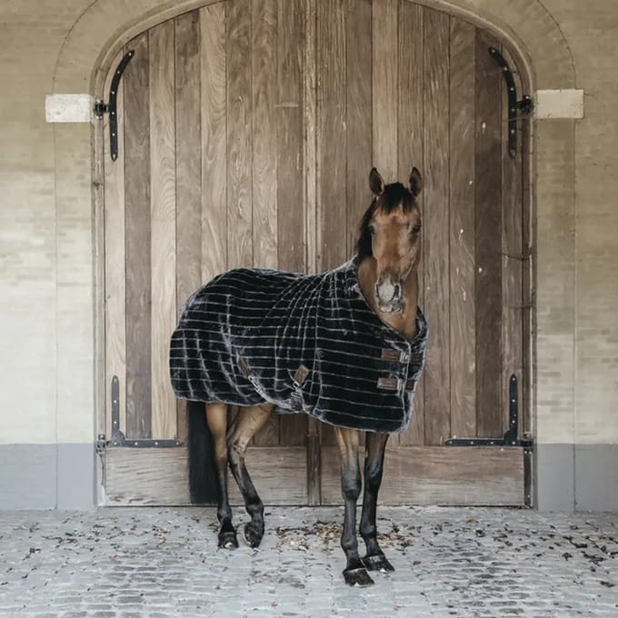Dekking van box fausse fourrure pour cheval Kentucky 400 g
