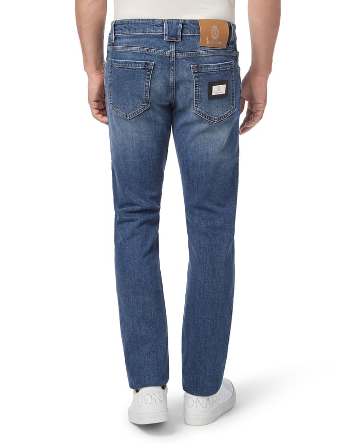Jeans Recht Model Statement