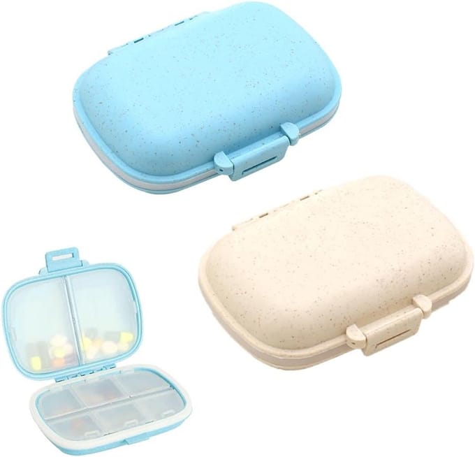 Waterafstotende pillendoos van tarwestro 2-pack voor onderweg en op reis met 8 compartimenten.