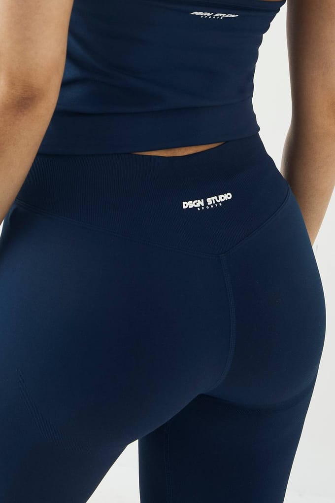 Dames DSGN Studio Ultra Contour Naadloze Hoge Taille Legging | Marineblauw | Maat: Medium