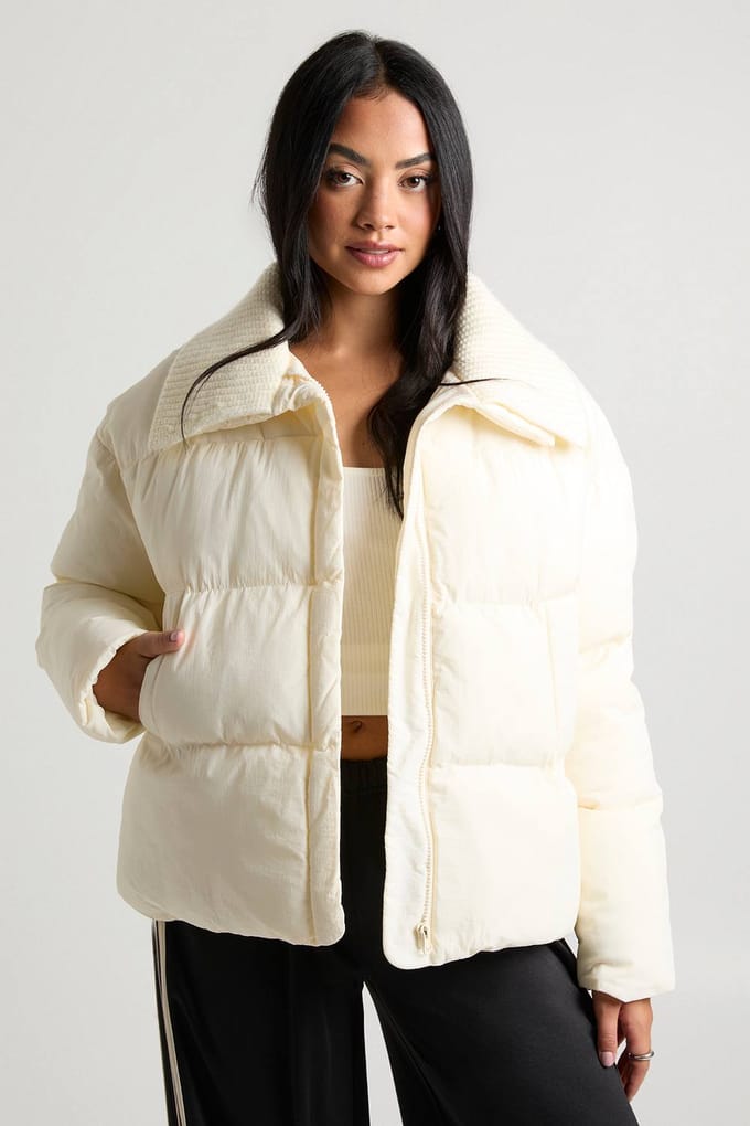 boohoo Dames Contrast Rib Kraag Pufferjas | Ecru | Maat: 10