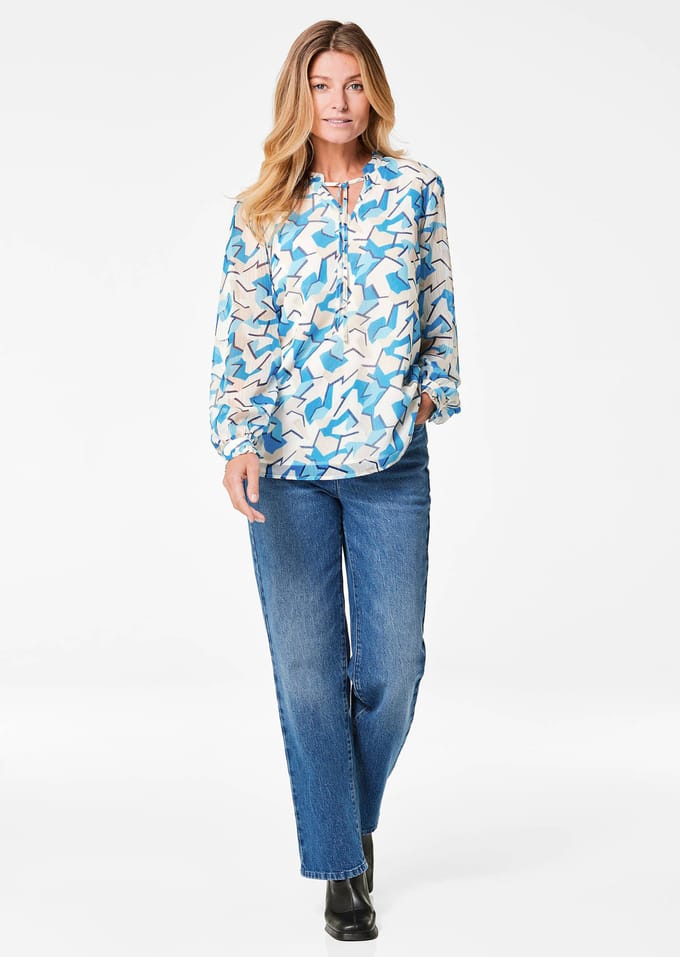 Chiffon blouse met elastische manchetten - blauw / gedess. - Gr. 48 van Goldner Fashion