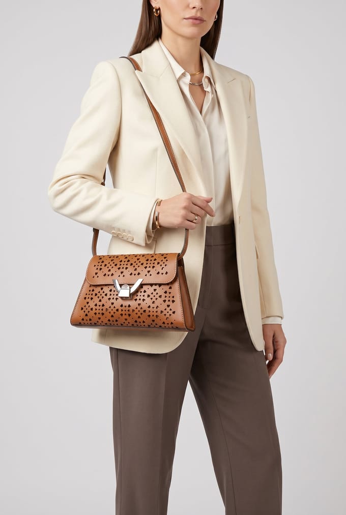 COCCINELLE Leren Schoudertas Avondtas Dew Cow Perforation Handbag Cuir Bruine