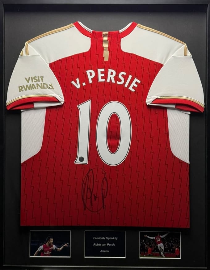 Robin van Persie Arsenal 23/24 ingelijst thuis shirt
