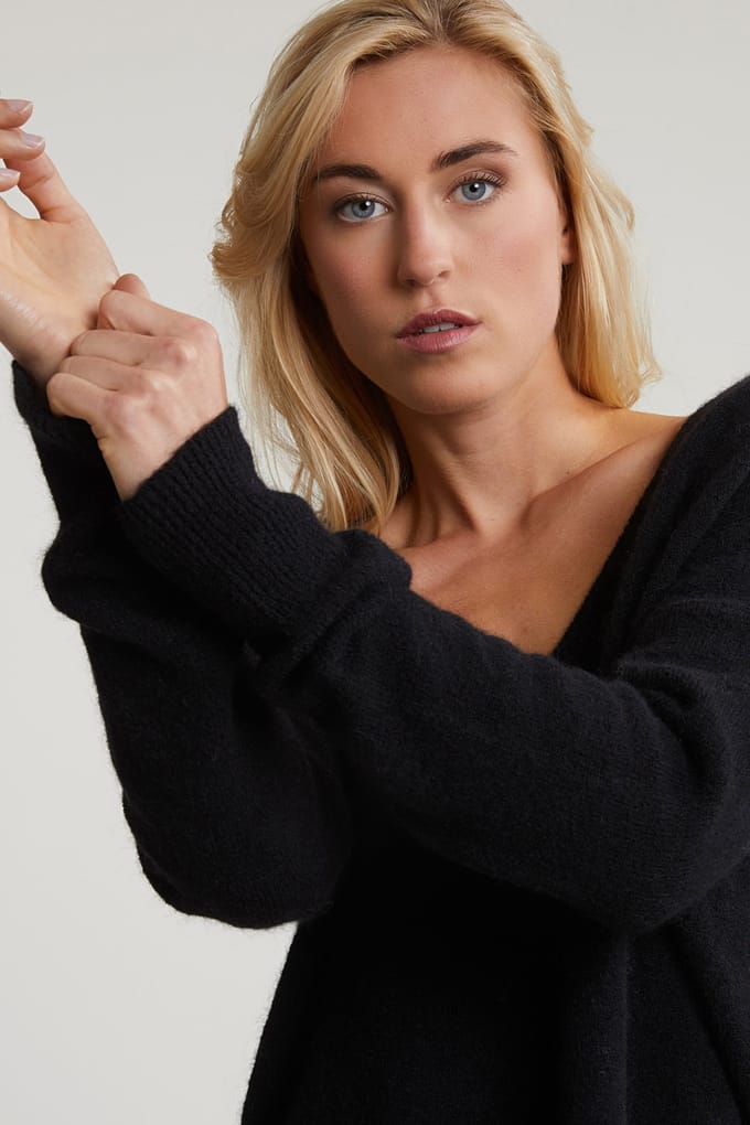 River Woods Black V-neck Sweater Long Sleeves Maat: S | Gebreide Truien Outlet | Dames | Zwart