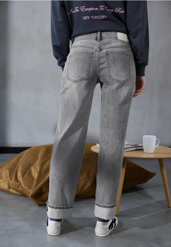 Jeans met destroyed details