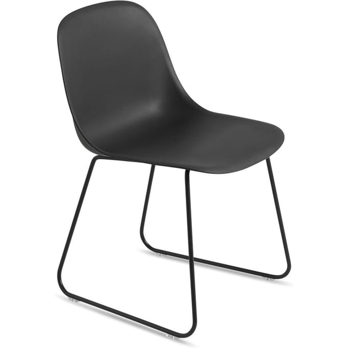 Muuto - Fiber Side stoel - sledevormig onderstel - zwart - frame zwart