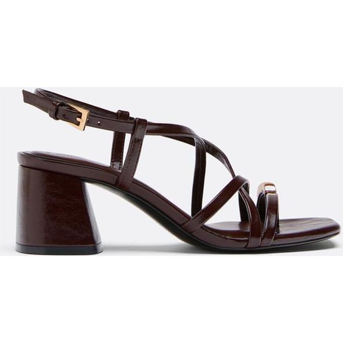 Stradivarius Sandalen met hak, meerdere bandjes en studs  BRUIN 38