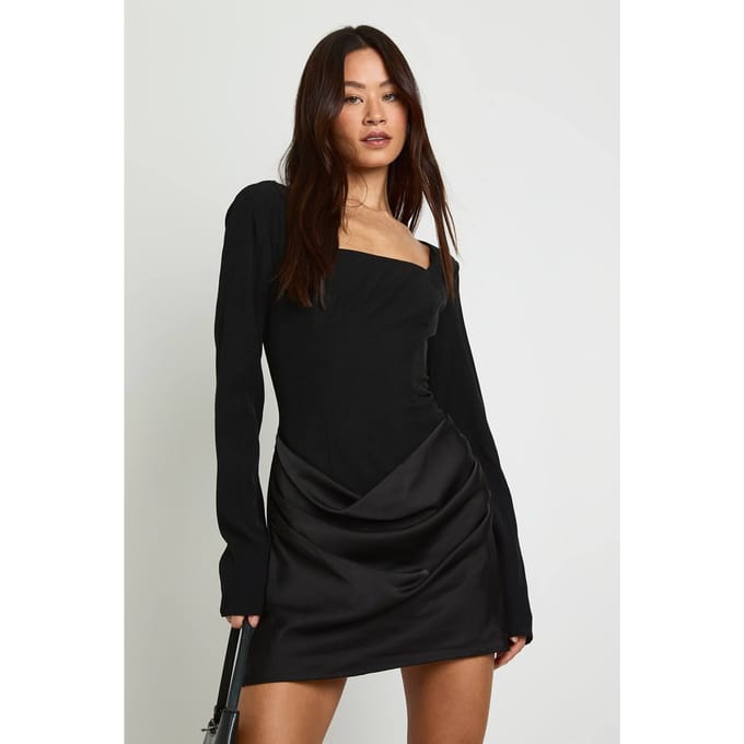 boohoo Dames Lang satijn draperende minijurk met lange mouwen | Zwart | Maat: 42