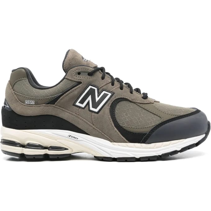 2002R Gore-Tex Sneakers