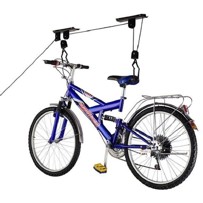 Support pour accrocher les vélos au plafond par des cordes et de