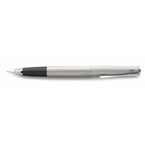 Lamy vulpen, model studio, uitvoering brushed met een medium penpunt
