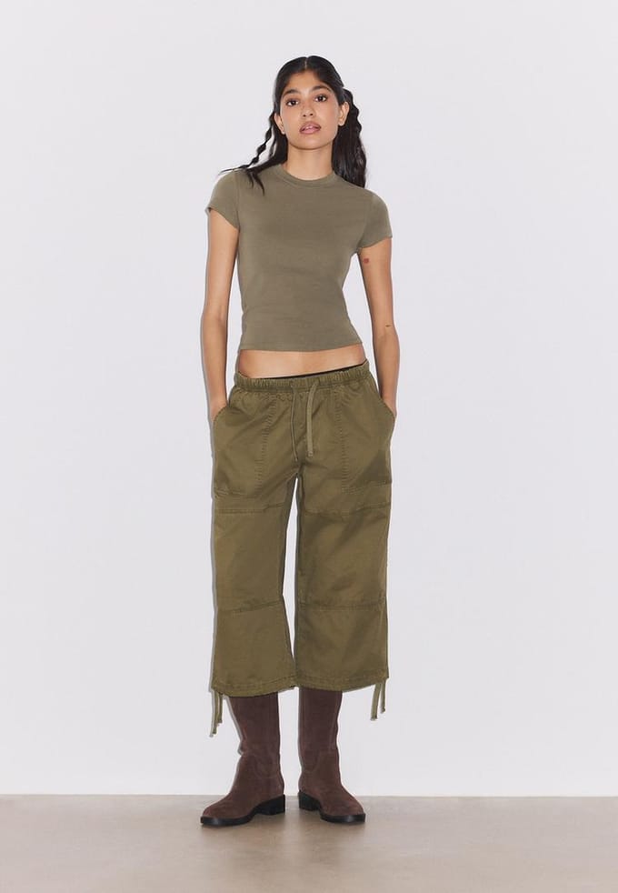 Stradivarius Basic T-shirt met ronde hals en korte mouw  Kaki XL