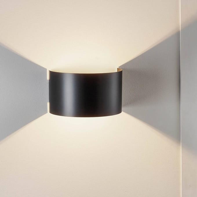 EMIBIG LIGHTING Wandlamp Fold met gebogen kap in zwart