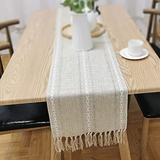 Chemin de table rétro élégant tissé à la main en coton lin avec pompons pour mariage jaune