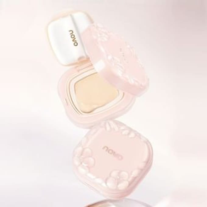 NOVO - Soft Light Lasting Raincoat Air Cushion For Oily Skin 01# Soft Light - 12g