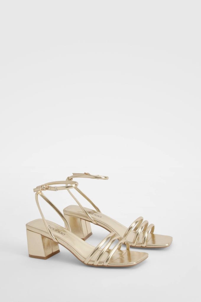 boohoo Dames Square Toe Triple Strap Low Block Heel Sandals | Goud | Maat: 40