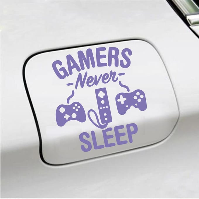 Bumpersticker - Gamers Never Sleep - 12,9 X 11,8 - Paars
