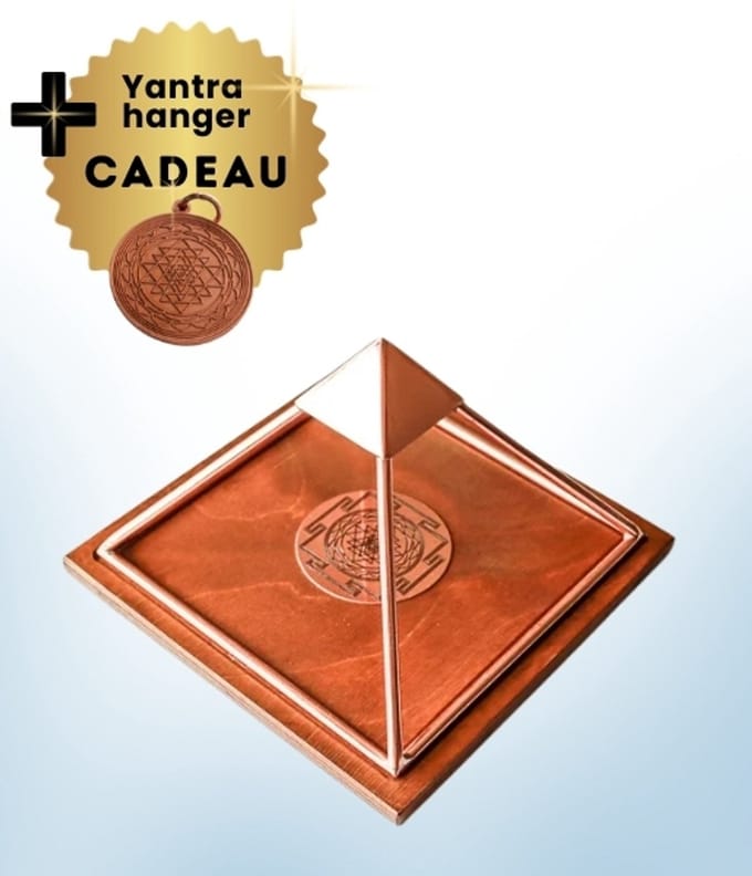 Meru Piramide Middelgroot – Handgemaakt Koper – Inclusief Gratis Shri Yantra Hanger