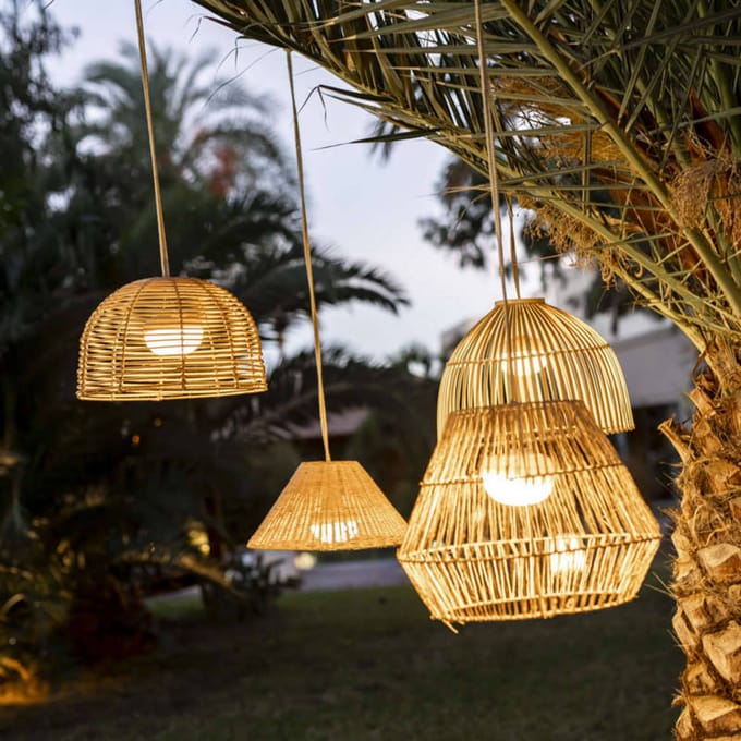Buiten hanglamp Rotan Bossa draadloos / oplaadbaar made by NewGarden