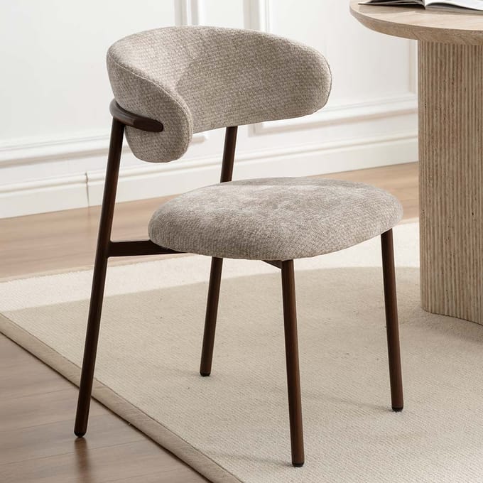 Milton & Oldbrook Eetkamerstoel Hamina Beige - Walnootlook