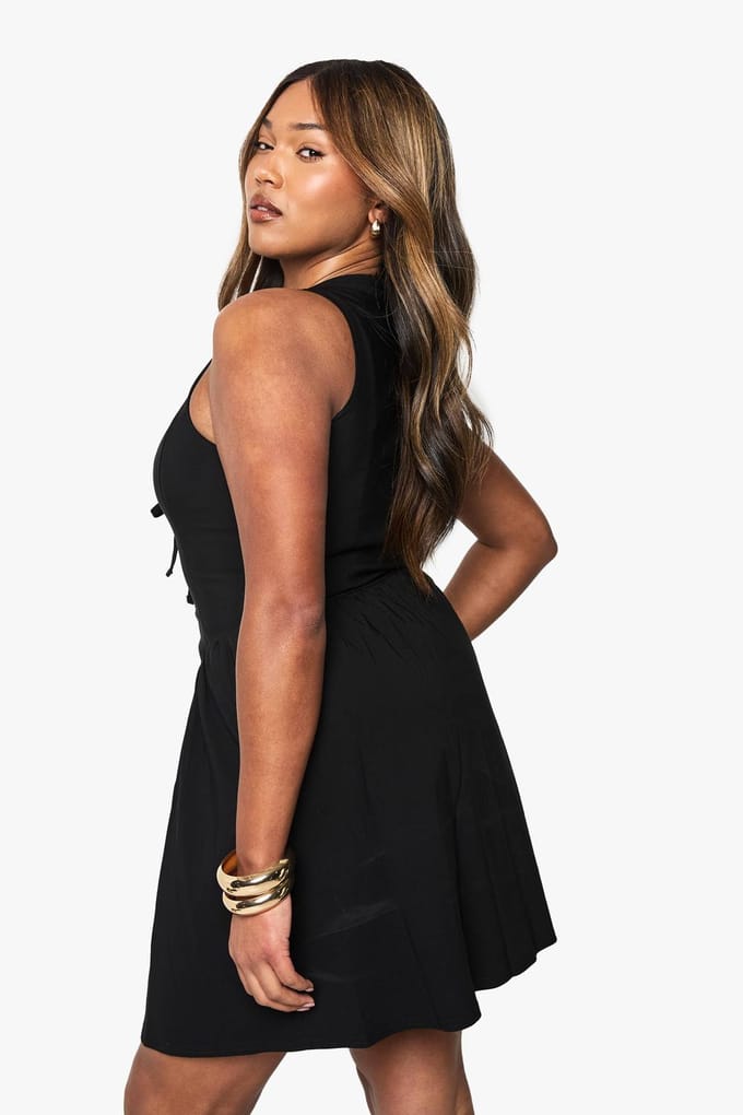 boohoo Dames Plus Tie Front Skater Jurk | Black | Maat: 28